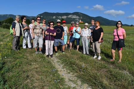Člani in članice študijskega krožka v Šmihelu pod Nanosom.